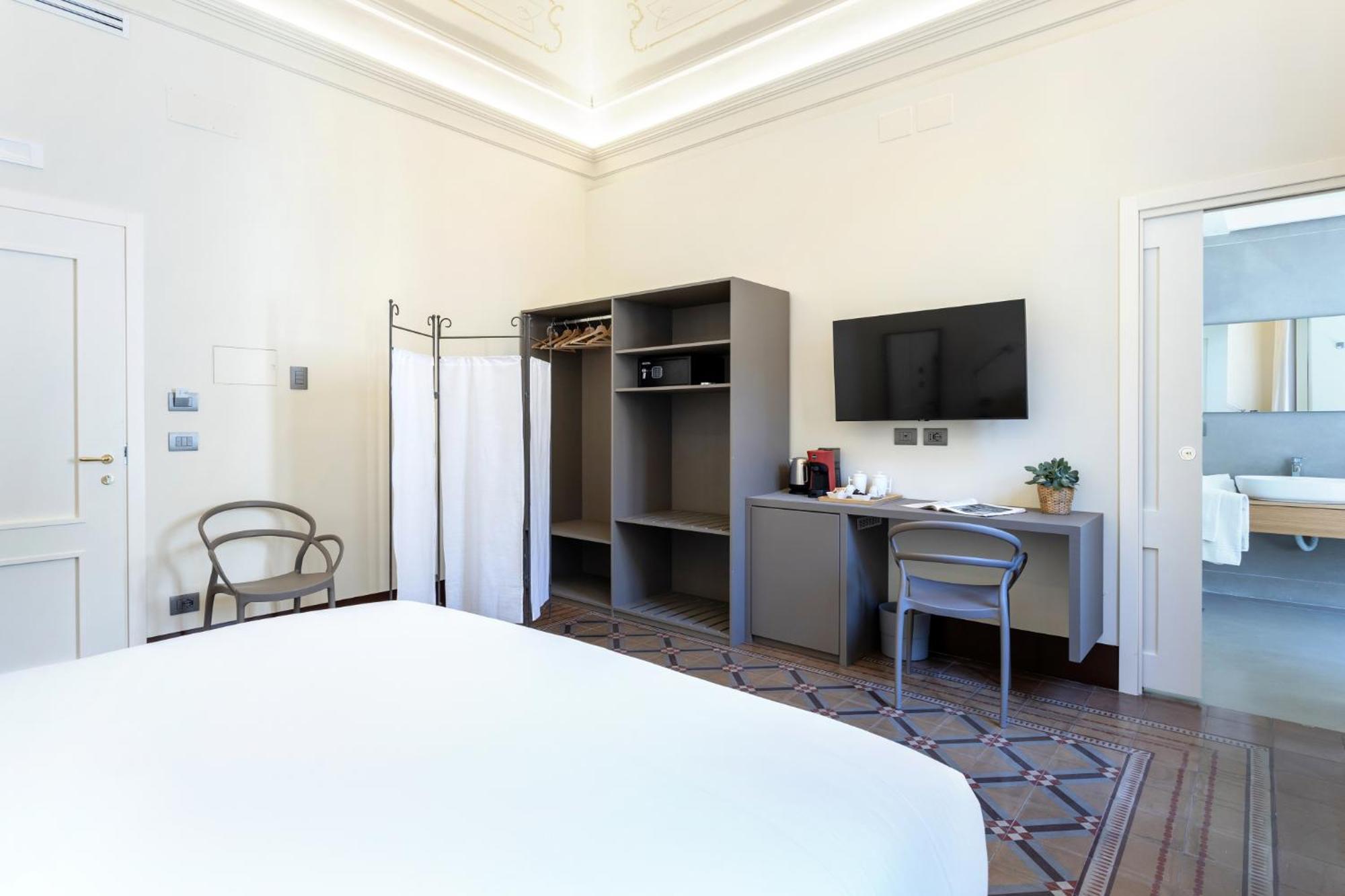 Palazzo Costarelli - Bed And Breakfast 卡塔尼亚 客房 照片