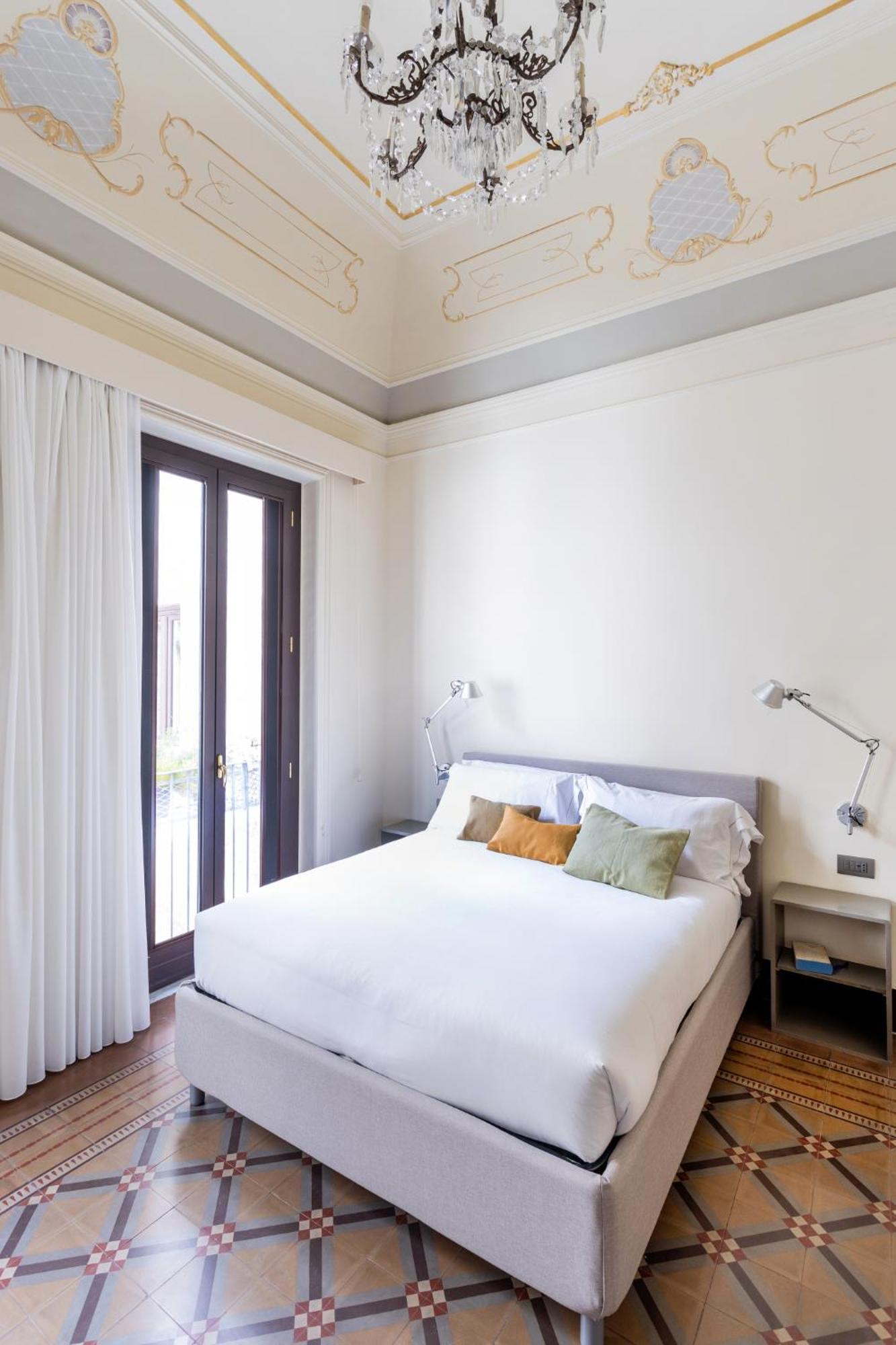 Palazzo Costarelli - Bed And Breakfast 卡塔尼亚 客房 照片