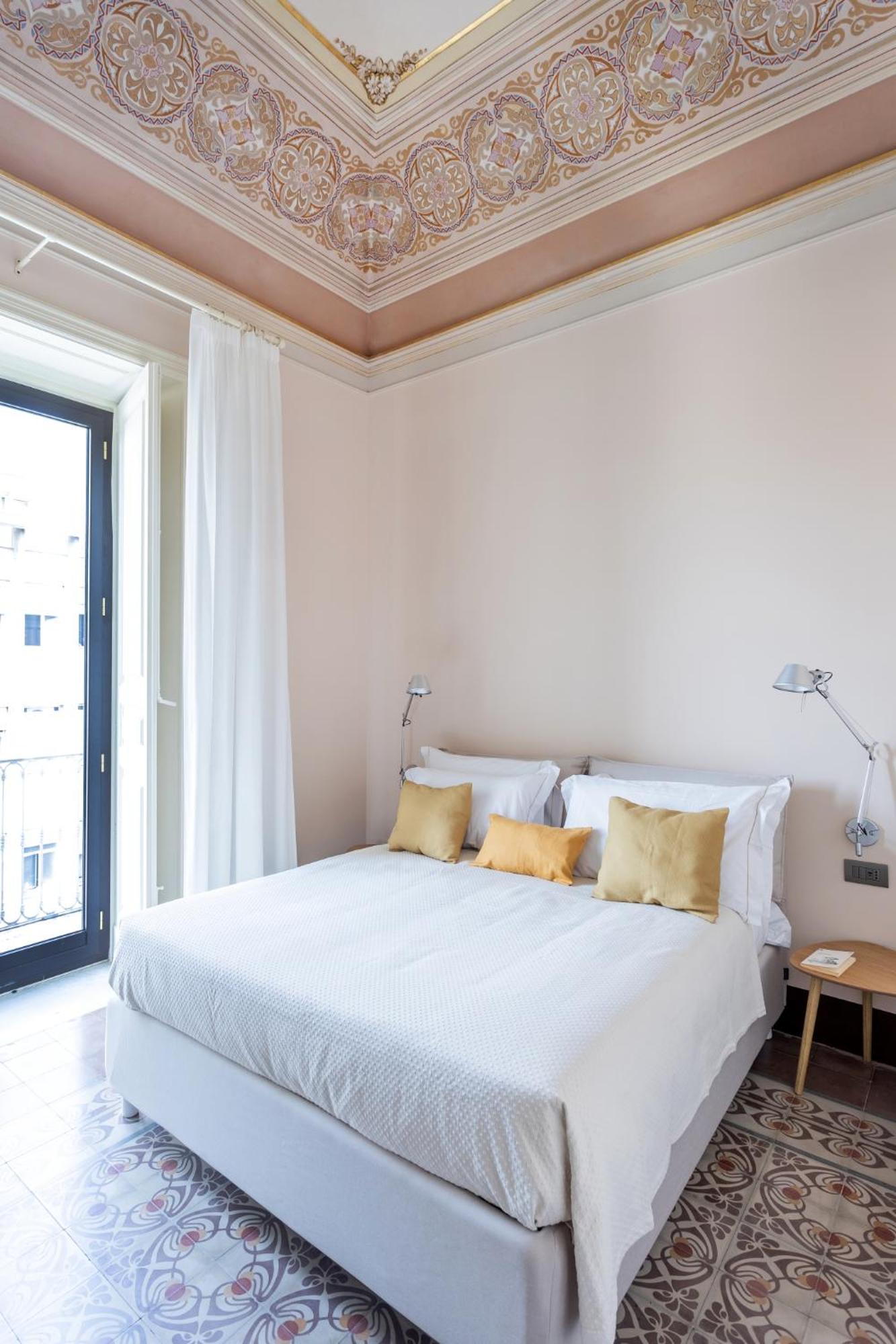 Palazzo Costarelli - Bed And Breakfast 卡塔尼亚 客房 照片