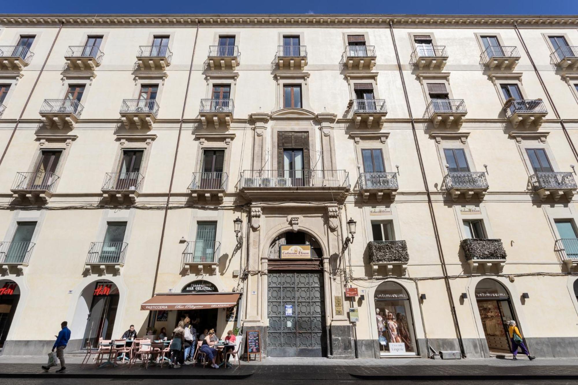 Palazzo Costarelli - Bed And Breakfast 卡塔尼亚 外观 照片